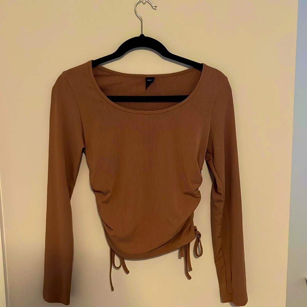 Nude long-sleeved shirt (medium)